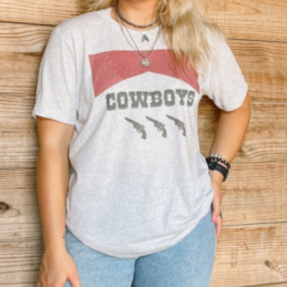 COWBOYS & GUNS Handmade Graphic Tee - Picture 4 of 4